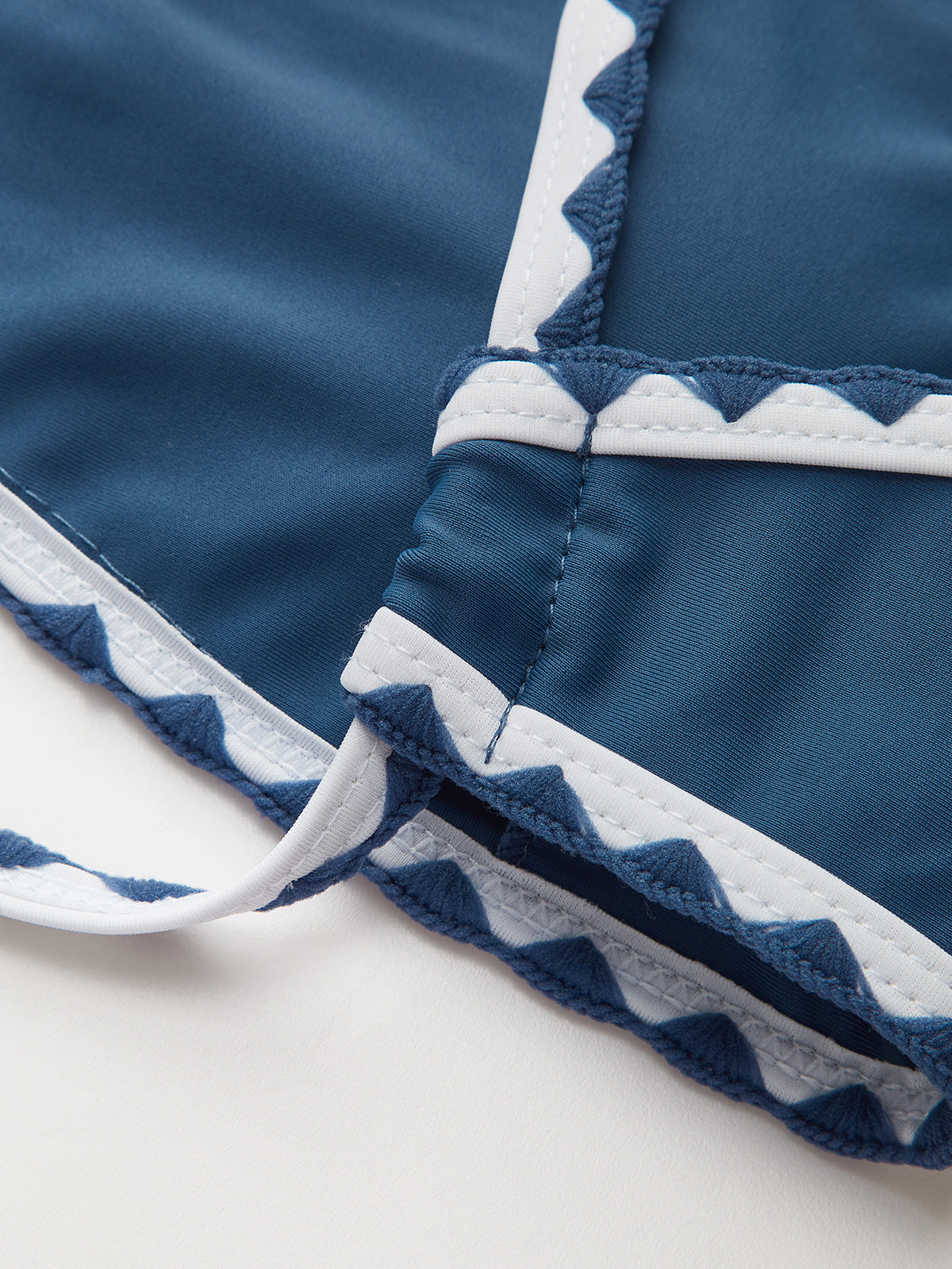 Contrast Knot Bikini Set